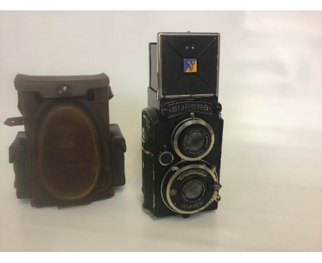 Voigtlander Superb TLR
Lens: 75mm Skopar
Accessories: Leather Case
Age of Item: 1933
