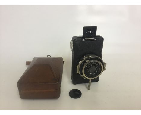 Zeiss Ikon Kolibri
Lens: 50mm Tessar
Accessories: Leather Case
Age of Item: 1930 - 35
