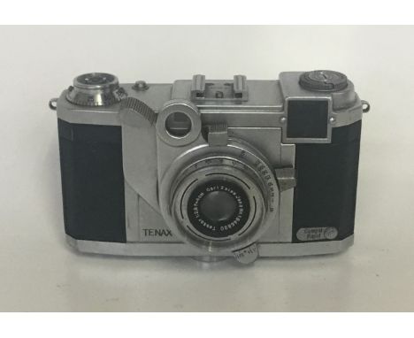 Zeiss Tenax II Camera
Serial No:E3527
Lens: 40mm Tessar
Age of Item: 1938 – 41
