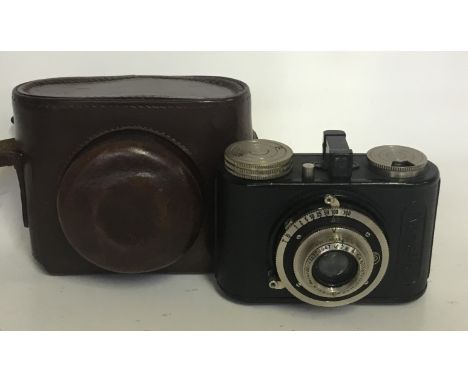 Kochmann Korelle K Camera
Lens: 35mm Trioplan
Accessories: Leather Case
Age of Item: 1932
