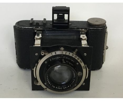 Unknown Make 127 German Camera Lens: 75mm Zeiss Accessories: Leather Case Age of Item: c1930s
Update 8th April, We have been 