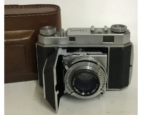 Retina 11 Kodak Camera
Serial No:122404
Lens: 47mm Ektar
Accessories: Leather Case
Age of Item: 1946 – 49
