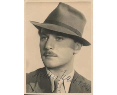 Anton Walbrook signed 7x5 vintage black and white photo with original 1930s mailing envelope. Adolf Anton Wilhelm Wohlbrück (