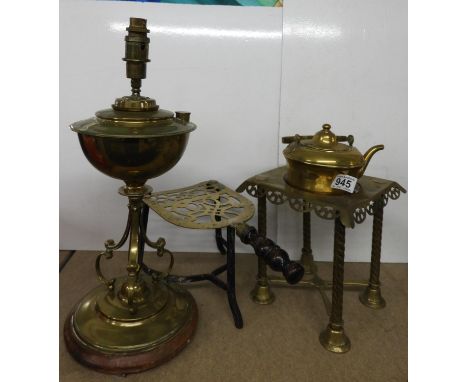 Quantity of Brassware, Oil Lamp and Kettle etc 