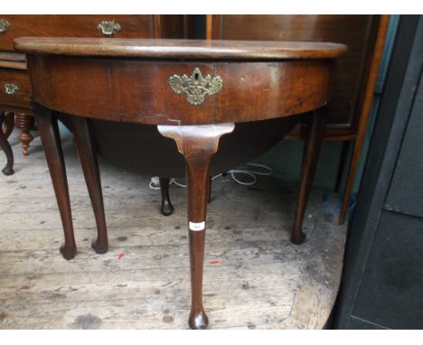 Period single gate drop leaf occasional table with brass furniture, tapering spud feet (35" x 35" when fully extended)