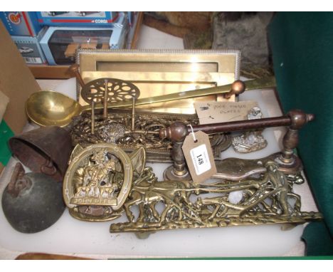 Various small brass items incl. door furniture, cow bells, ladle etc.