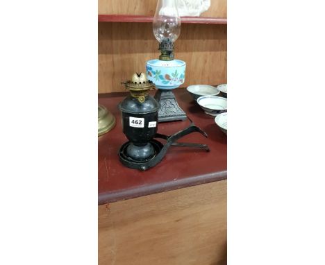 ANTIQUE SHIPS OIL LAMP WITH GIMBLE MOVEMENT BRACKET