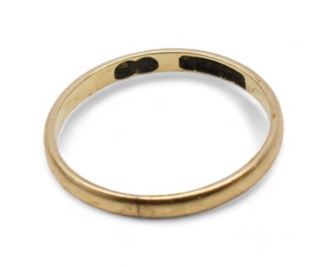 9ct gold wedding ring, hallmarkedCondition Report:Approx 1.2gm, size M, depth 2mm