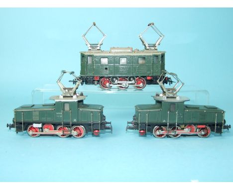 Märklin HO gauge, RSM 800 twin pantograph locomotive and two CE800 shunters, (no boxes), (3).