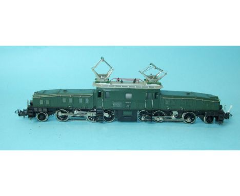 Märklin HO gauge, 3015 3-rail Swiss Railway 2-6-6-2 "Crocodile" electric pantograph locomotive, (no box).