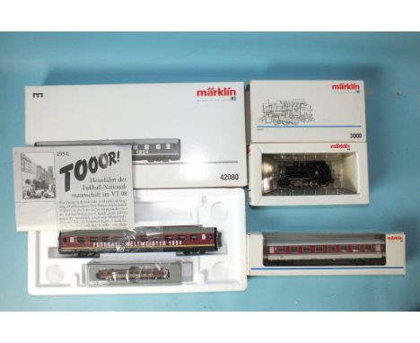Märklin HO gauge, 3000 0-6-0 tank engine no.89006; 42080 Fussball-Weltmeister 1954 Intermediate Car for the VT 08.5, with N g