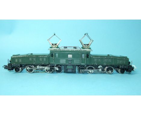 Märklin HO gauge, 3015 3-rail Swiss railway 2-6-6-2 'Crocodile' electric pantograph locomotive no. CCS 800, (no box).