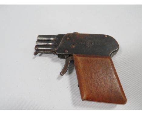 VINTAGE DOUBLE BARRELLED STARTER PISTOL