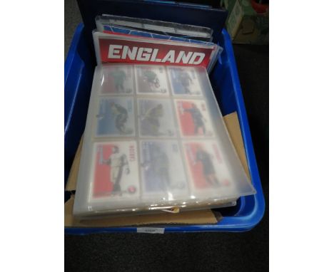 A TRAY OF LARGE QUANTITY OF FOOTBALL TRADING CARDS TO INCLUDES TOPPS MATCH ATTAX'S. MAGIC BOX INTERNATIONAL SHOOT OUT CARDS E