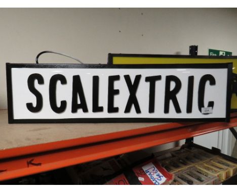 A SCRATCH BUILT MODEL ILLUMINATING SCALEXTRIC LIGHT BOX SIGN 
