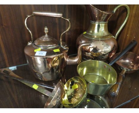 A SELECTION OF COPPER AND BRASS WARE TO INCLUDE A PITCHER 