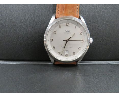 A MENS 25 JEWELS AUTOMATIC WRIST WATCH BY ORIS 