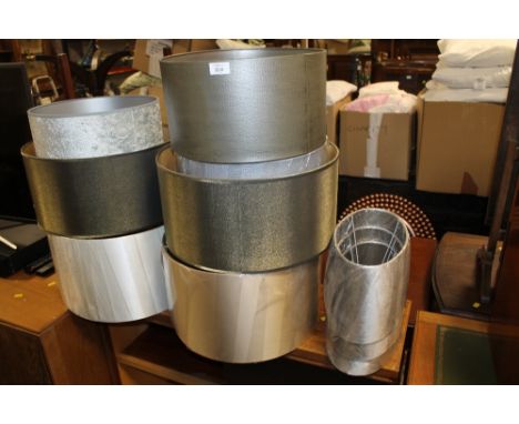 A QUANTITY OF ASSORTED MODERN LAMP / LIGHT SHADES (11)