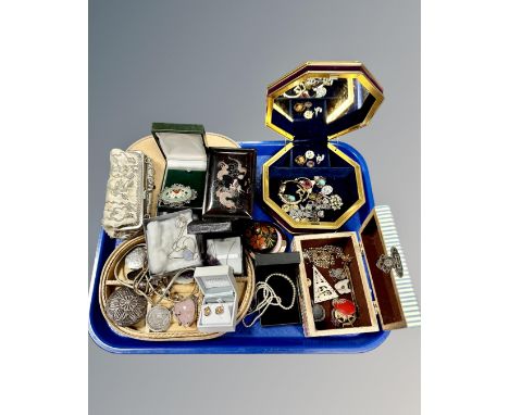 A tray of costume jewellery, silver brooch, filigree box, single strand pearl necklace with 9ct gold clasp etc