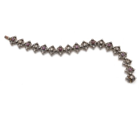 Diamant Rubin ArmbandWohl um 1900L. 17,7 cm585/000 Gelbgold (Metallprobe) mit Silberauflage, ca. 134 Diamanten ca. 1,8 ct in 