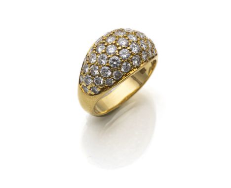 Cocktail-RingRM 50750/000 Gelbgold gefasst mit 45 Brillanten zus. ca. 1,00 ct G-H/VVS-VS. Tragespuren und ein Diamant bestoße