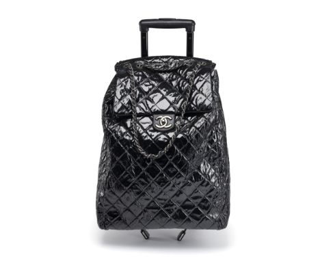ChanelHerbstkollektion 201440 x 50 x 22 cmEinkaufstrolley, inspiriert von der klassischen Flap Bag in Schwarz aus Lackleder m