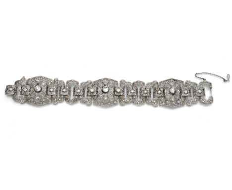 Prächtges Art-Deco - Diamantarmbandum 1920/192519cm Breite ca. 30mmPlatin 3 Diamanten im Brillantaltschliff ca. 1,95 ct, 36 D