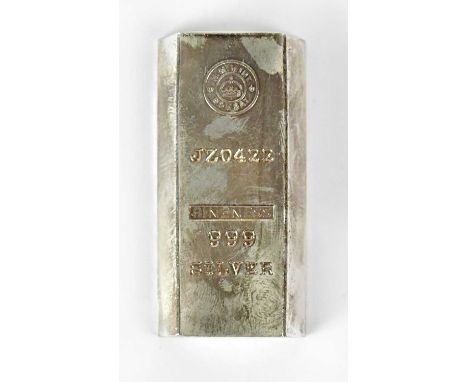A 10oz 999 silver ingot, no. JZ0422, Bombay mint, set with $50 dollar Niue Island coin.