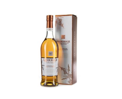 GLENMORANGIE A MIDWINTER NIGHT'S DRAM Single Malt Scotch Whisky Matured in bourbon and Oloroso casks. 70cl, 43% volume, in ca