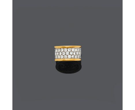 BRILLANT-RING, um 1980.Gelb- und Weissgold 750, 13g.Sportlich-eleganter Bicolor-Bandring, die Schauseite besetzt mit 32 Brill