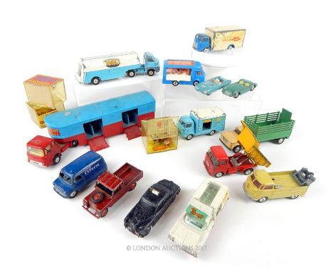 A Corgi die cast Chipperfield's articulated horse box with three plastic Chipperfield's Circus Menagerie animal containers in
