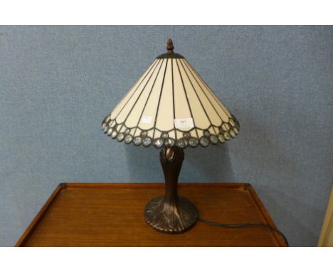 A Tiffany style table lamp 