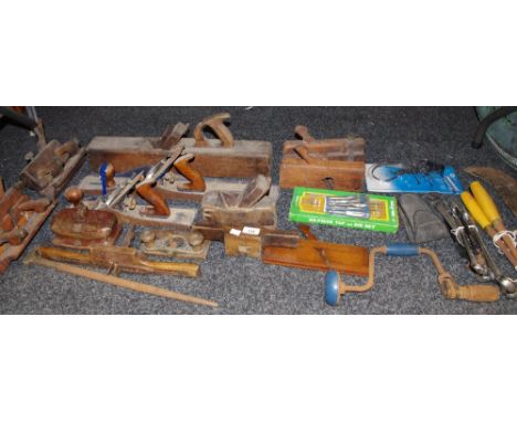 Tools - a Record No. 8 plane; a Record No. 5 1/2 plane; early 20th century wood planes including plough planes; rebate planes