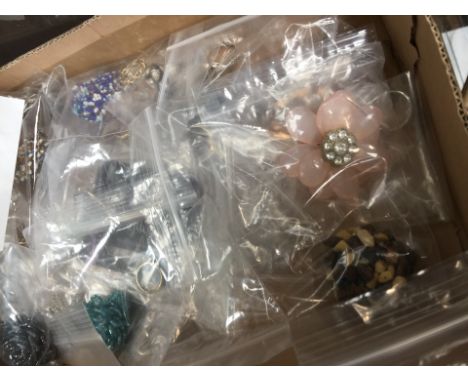 Box of vintage and modern costume rings  