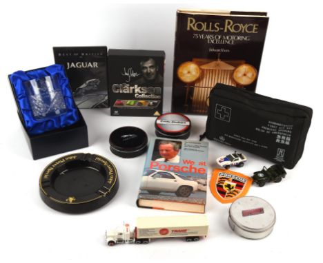 Box of Automobillia including Vanguards die-cast Rover P4 & Rover 2000 TC 1.43 scale, Praesidium melamine John Player Special