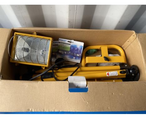 Ring portable heavy duty 2in1 telescopic flood light including 2 spare bulbs.All tools are sold as seen and untested.  Please