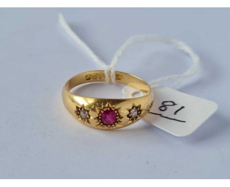 A GOOD QUALITY RUBY AND DIAMOND GYPSY SET RING 1908 18CT GOLD 