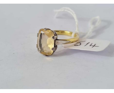 A large rectangular citrine ring 9ct size N     4 gms 