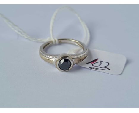A black diamond solitaire 9ct ring size N 3g inc