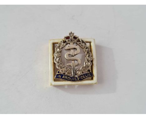 A vintage gold and old cut diamond badge 2.8g