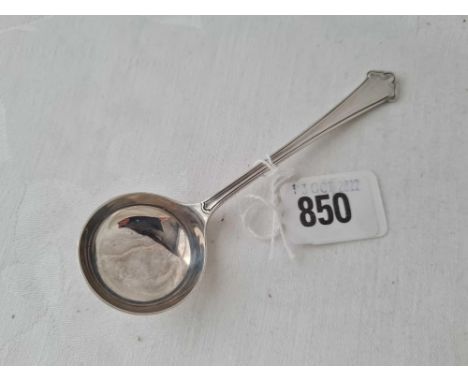 Sauce ladle with circular bowl. Birmingham 1929 By E &amp; Co. 29 gms