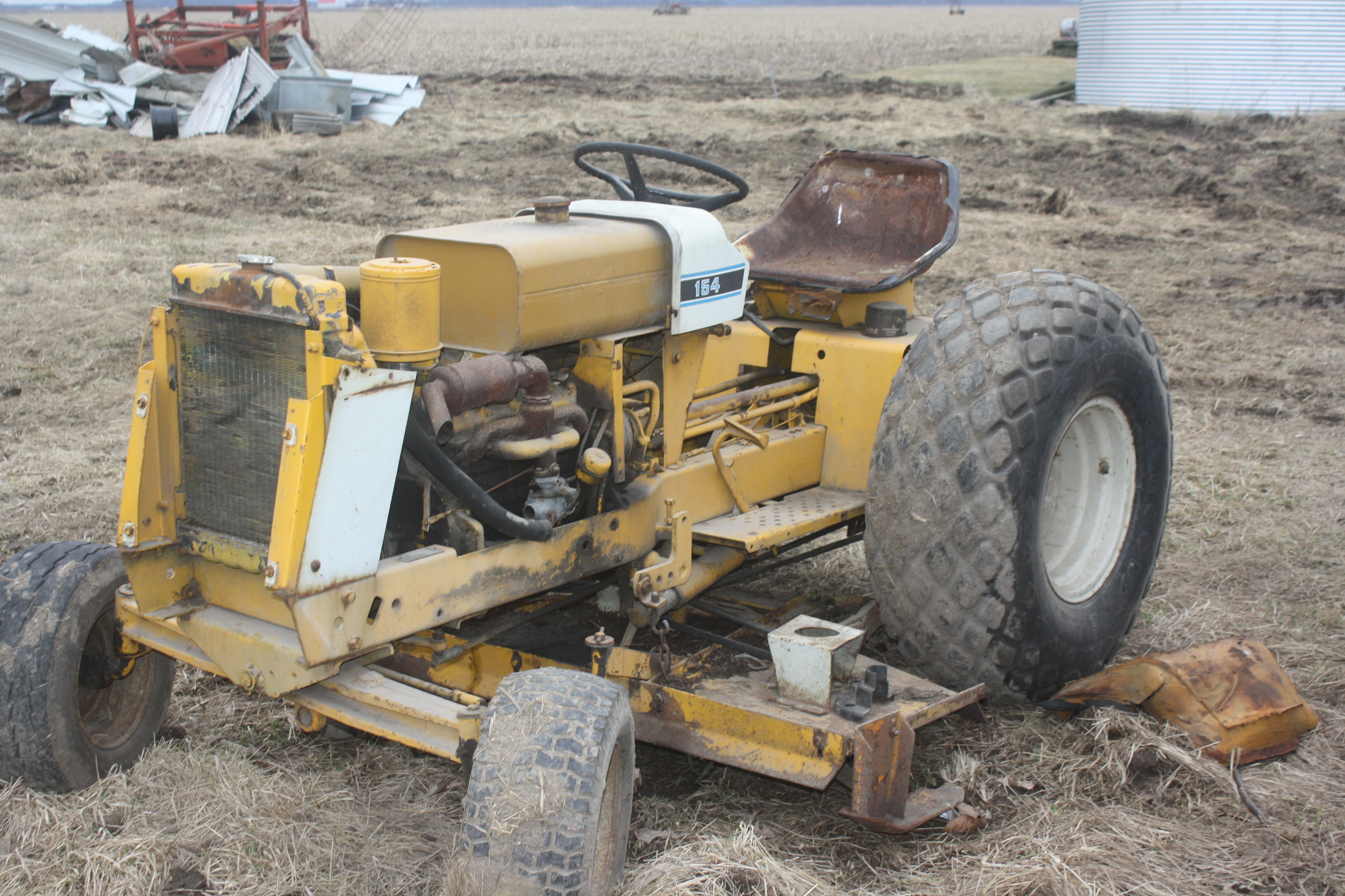 Cub 154 Lowboy w/60" deck, not running