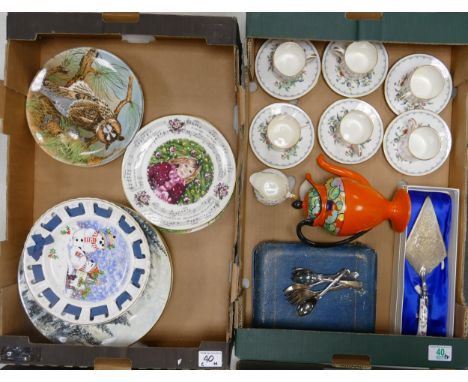 A mixed collection of items to include decorative wall plates, Aynsley Pembroke patterned cups &amp; saucers, cased Cutlery s