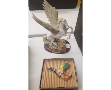 Mixed collection of items to include a Pegasus figure &amp; ceramic duck wall plaques (2). 