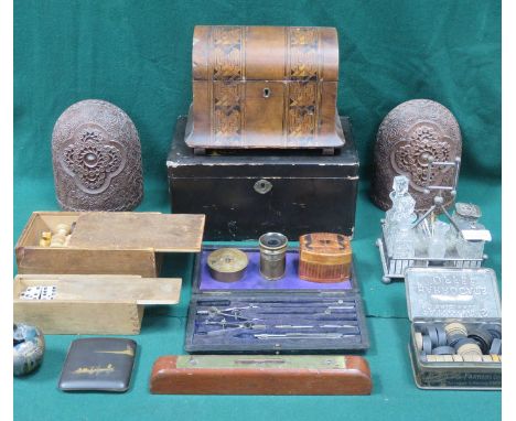 SUNDRY LOT INCLUDING CARVED BOOKENDS, STORAGE BOXES, CHESS PIECES, DOMINOES, DRAWING INSTRUMENTS, PAPERWEIGHT, ETC. 