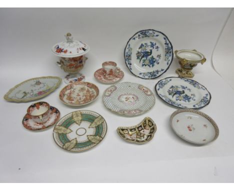 Quantity of china wares including Derby vase, Royal Crown Derby pin dish, Derby style vase and cover decorated in a Japan pat