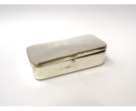 Silver snuff box possibly by William Richard Cork, London 1904, 8.5cm long, 50g (marks rubbed)