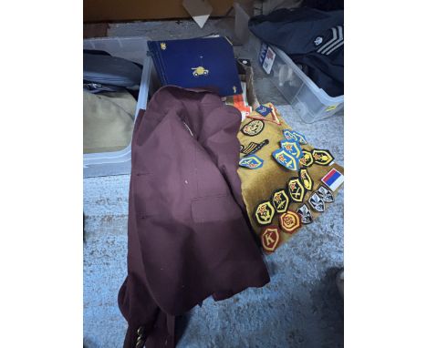 A QUANTITY OF CLOTH SEW ON BADGES, WORLD WAR II PHOTO ALBUM OF EGYPT WITH IMAGES OF TANKS, ARMY CAMP ARMOURED CARS, RAF VETER