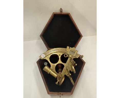 A BRASS SEXTANT MARKED NO.181 STANLEY LONDON 1890 IN A WOODEN CASE