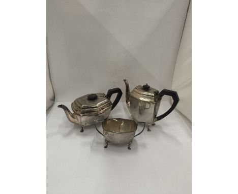 A HALLMARKED SHEFFIELD SILVER TEAPOT, COFFEE POT AND SUGAR BOWL GROSS WEIGHT 1545 GRAMS